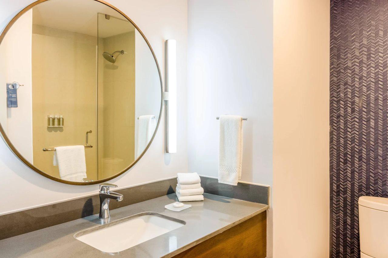 Fairfield By Marriott Inn And Suites Cancun Downtown Bagian luar foto